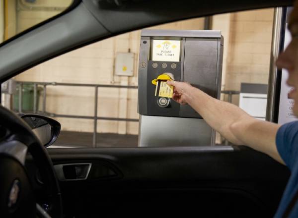 Control y monitoreo de acceso vehicular